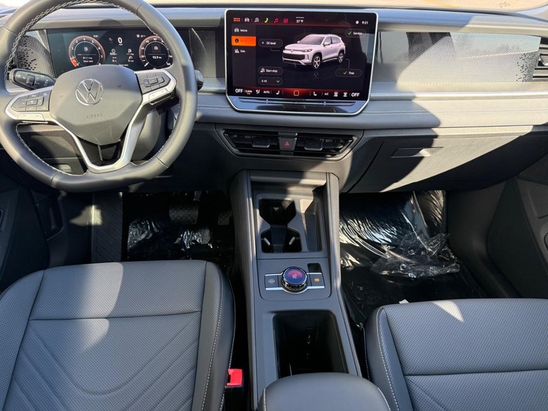 Volkswagen Tiguan Vehicle Full-screen Gallery Image 6