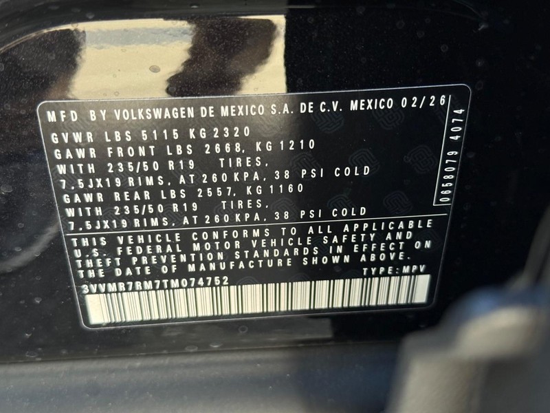 Volkswagen Tiguan Vehicle Full-screen Gallery Image 17