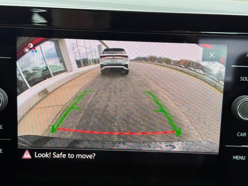 Volkswagen Jetta GLI Vehicle Full-screen Gallery Image 13