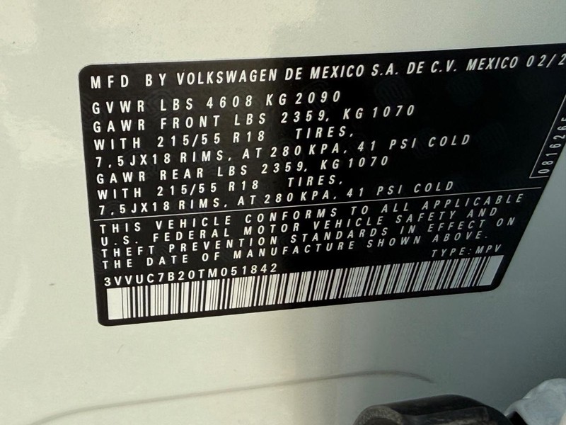 Volkswagen Taos Vehicle Full-screen Gallery Image 17