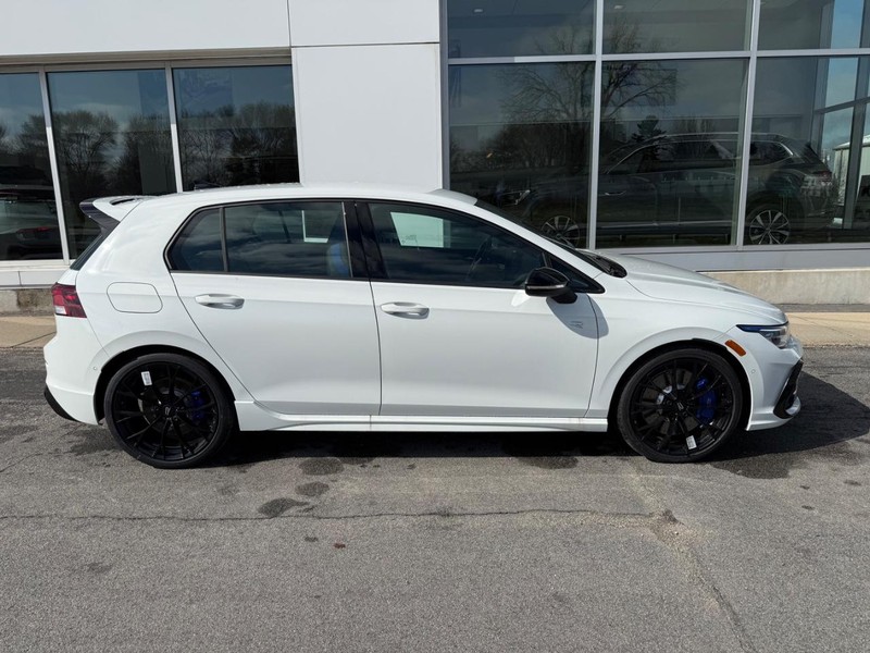 Volkswagen Golf R Vehicle Full-screen Gallery Image 2