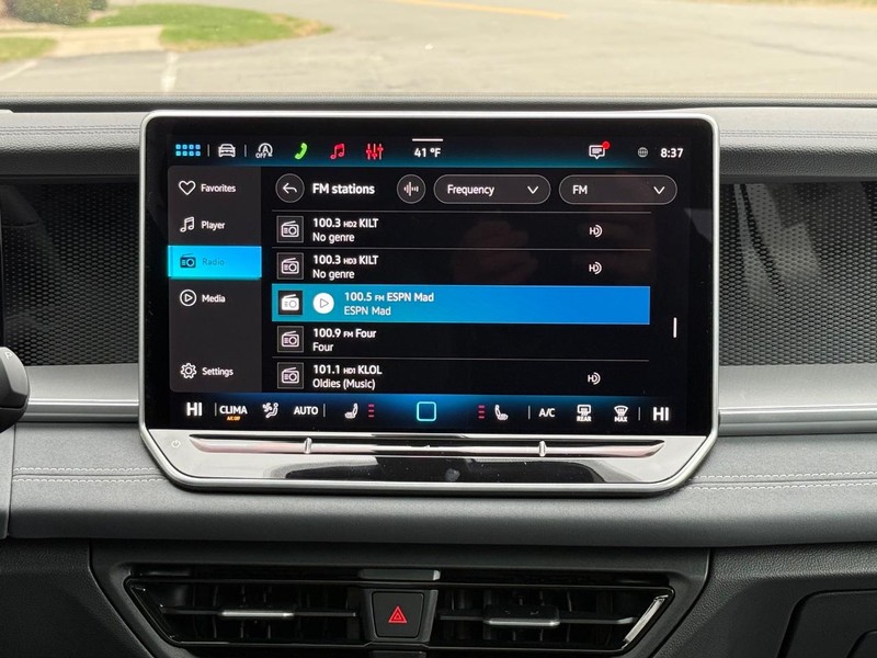 Volkswagen Tiguan Vehicle Full-screen Gallery Image 5