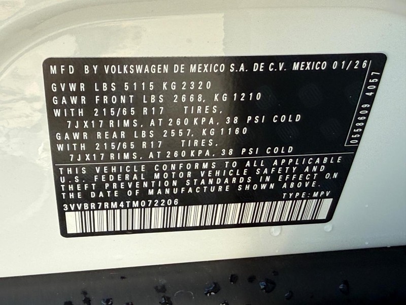 Volkswagen Tiguan Vehicle Full-screen Gallery Image 17