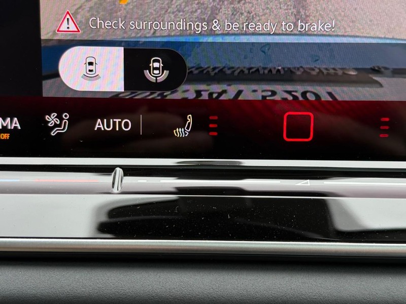 Volkswagen Tiguan Vehicle Full-screen Gallery Image 14