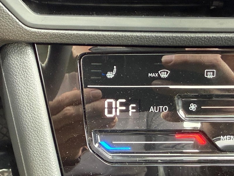 Volkswagen Jetta Vehicle Full-screen Gallery Image 14