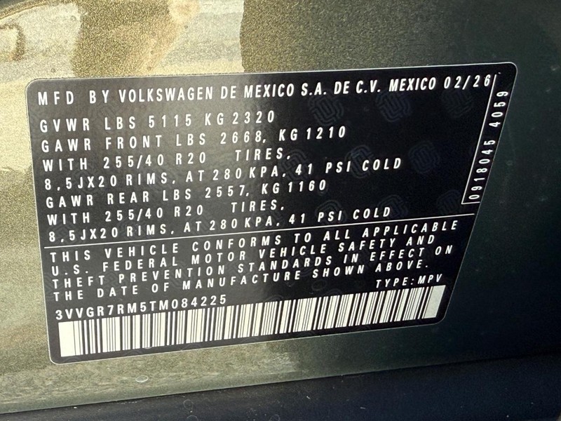 Volkswagen Tiguan Vehicle Full-screen Gallery Image 17