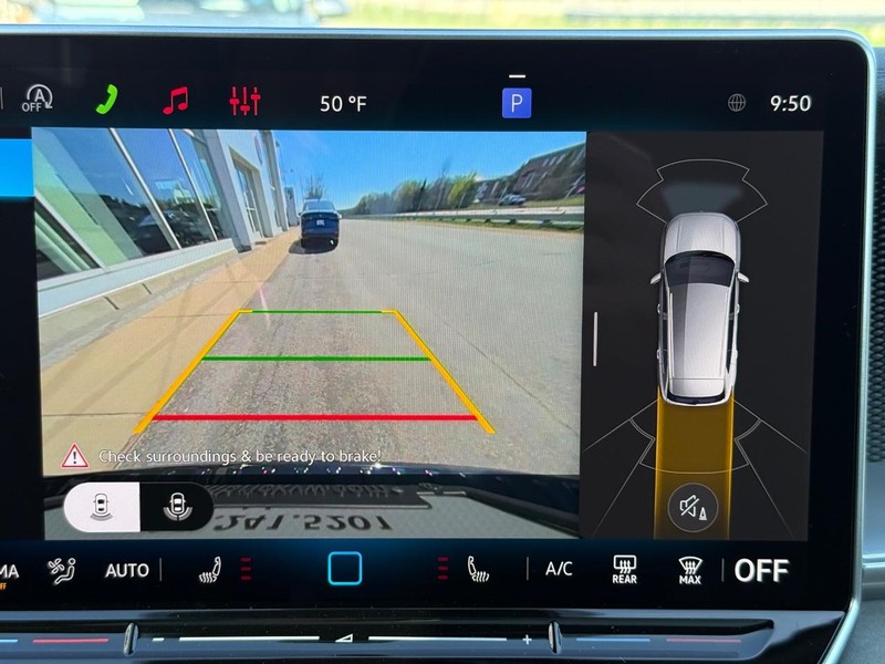 Volkswagen Tiguan Vehicle Full-screen Gallery Image 13
