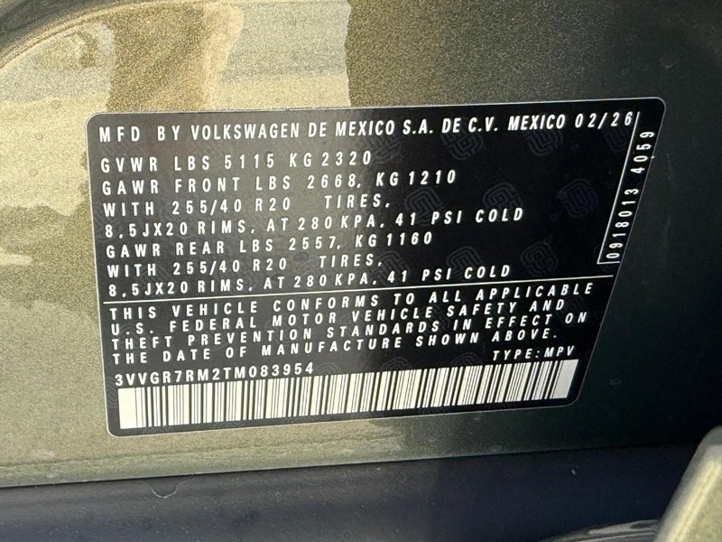 Volkswagen Tiguan Vehicle Full-screen Gallery Image 17