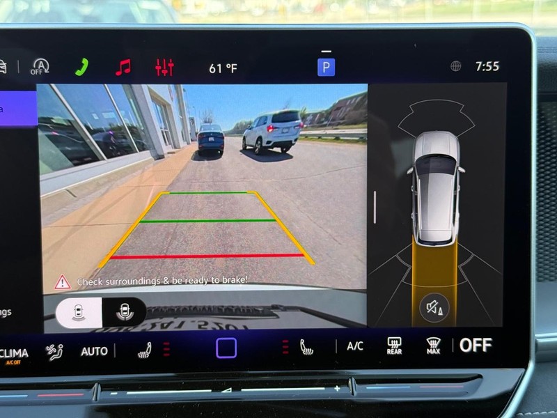 Volkswagen Tiguan Vehicle Full-screen Gallery Image 13