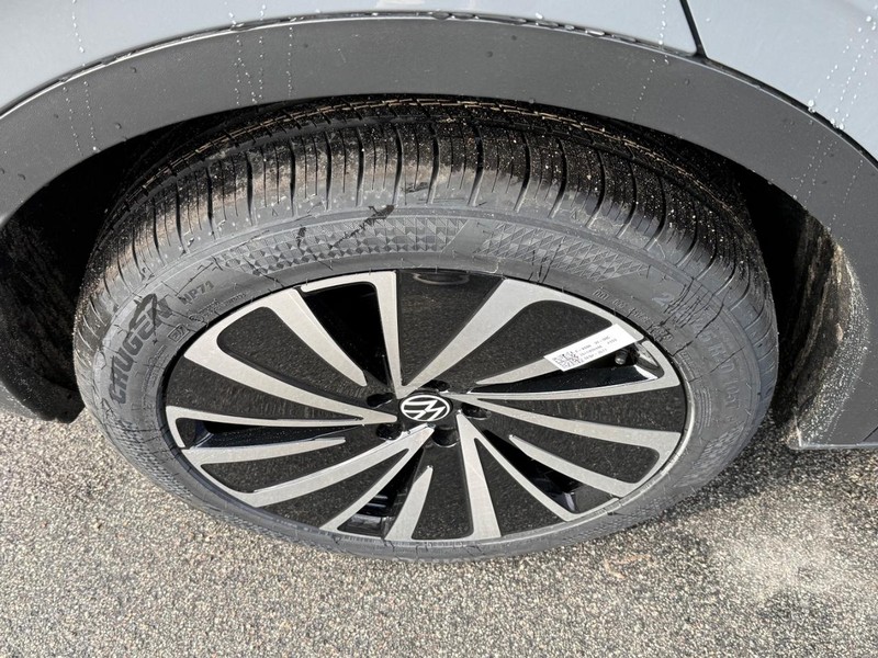 Volkswagen ID.4 Vehicle Full-screen Gallery Image 4