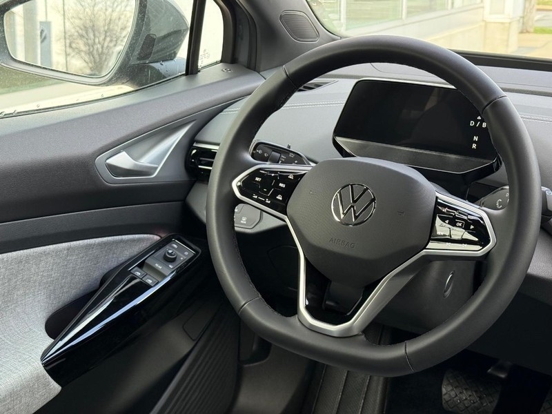 Volkswagen ID.4 Vehicle Full-screen Gallery Image 8
