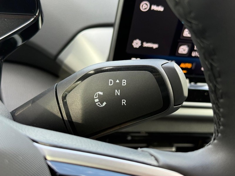 Volkswagen ID.4 Vehicle Full-screen Gallery Image 12