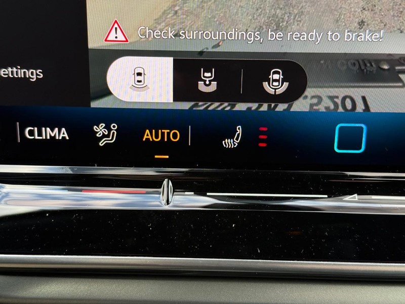 Volkswagen ID.4 Vehicle Full-screen Gallery Image 14
