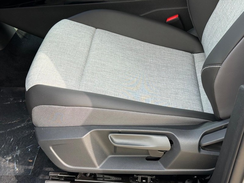 Volkswagen ID.4 Vehicle Full-screen Gallery Image 16