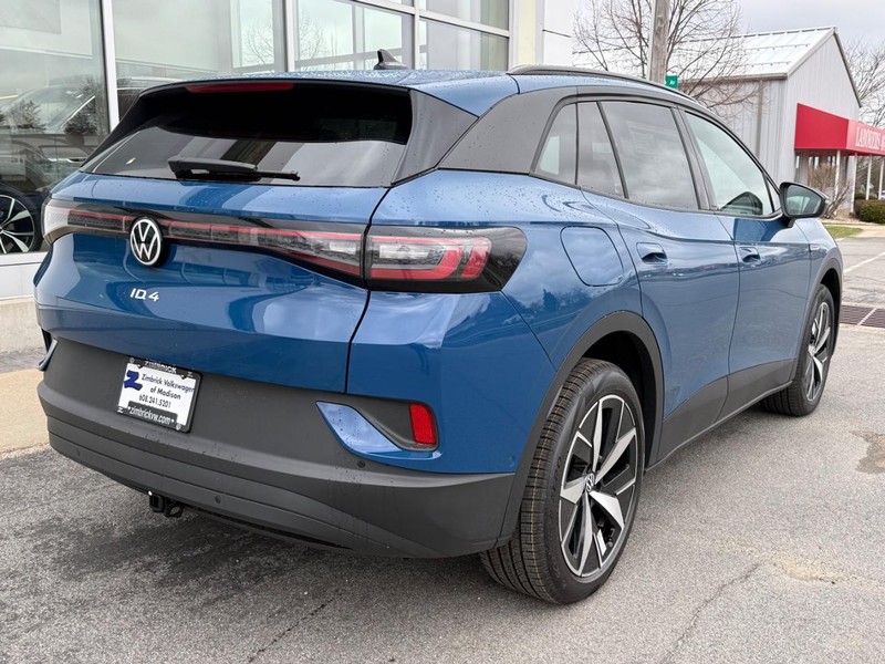 Volkswagen ID.4 Vehicle Full-screen Gallery Image 3