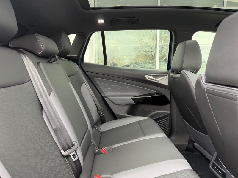Volkswagen ID.4 Vehicle Full-screen Gallery Image 5