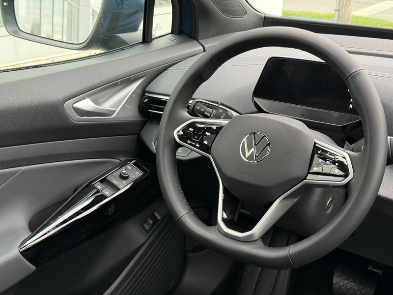 Volkswagen ID.4 Vehicle Full-screen Gallery Image 8