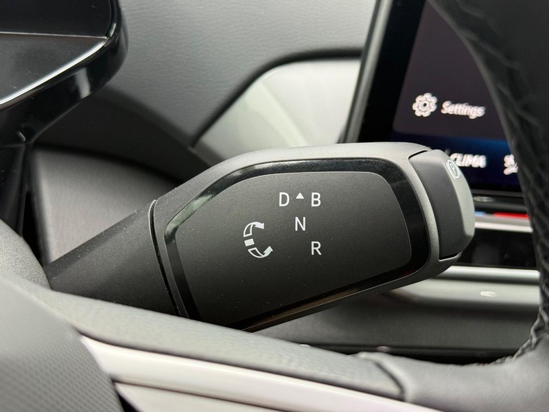 Volkswagen ID.4 Vehicle Full-screen Gallery Image 12