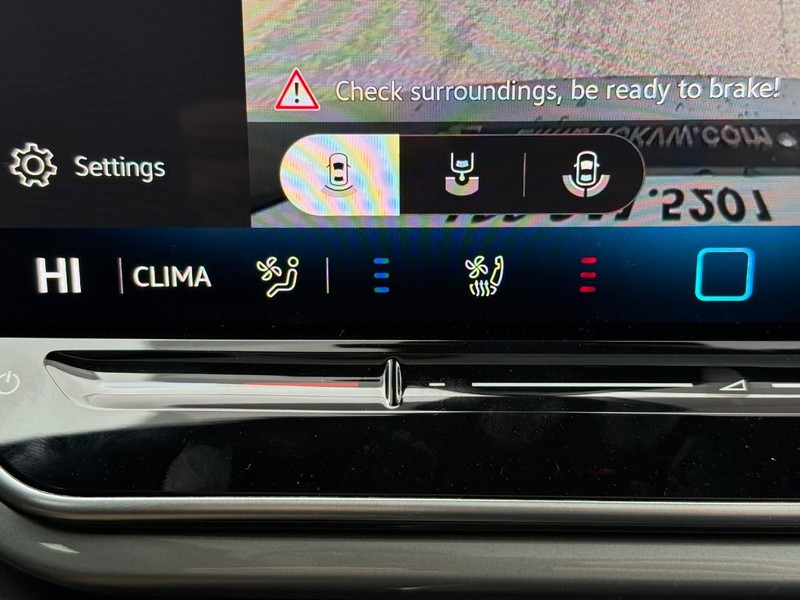 Volkswagen ID.4 Vehicle Full-screen Gallery Image 14