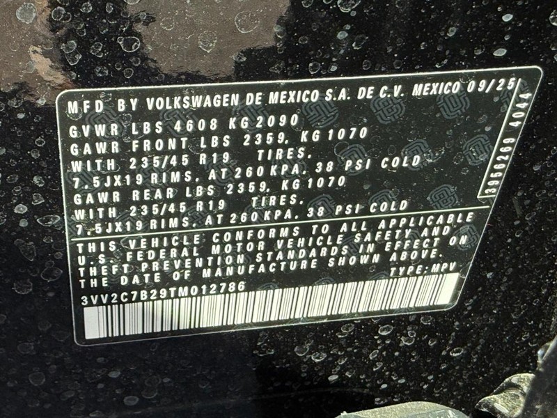 Volkswagen Taos Vehicle Full-screen Gallery Image 18