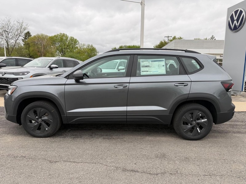 Volkswagen Taos Vehicle Full-screen Gallery Image 2
