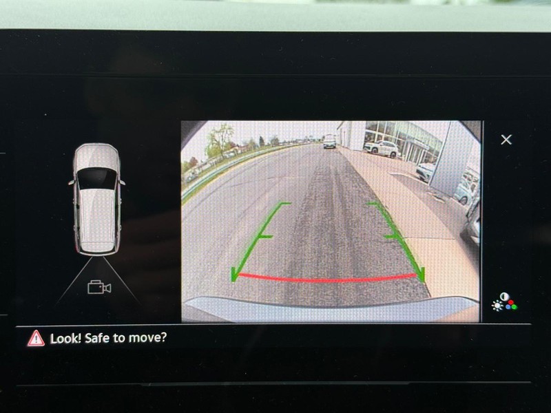 Volkswagen Taos Vehicle Full-screen Gallery Image 13