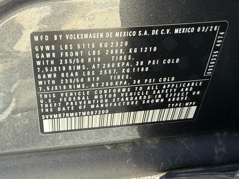 Volkswagen Tiguan Vehicle Full-screen Gallery Image 17