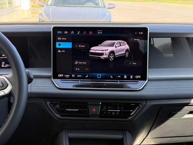 Volkswagen Tiguan Vehicle Full-screen Gallery Image 7