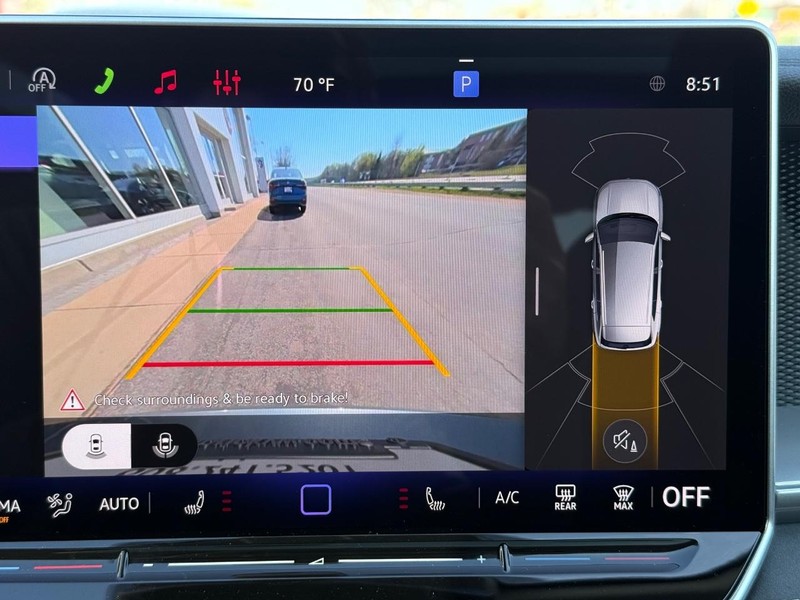 Volkswagen Tiguan Vehicle Full-screen Gallery Image 13