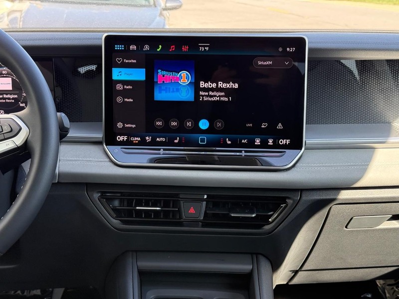 Volkswagen Tiguan Vehicle Full-screen Gallery Image 7