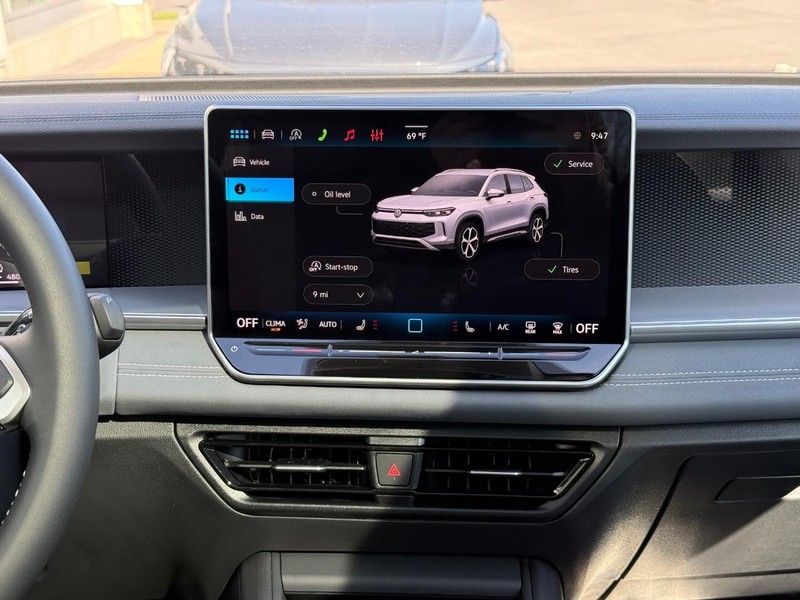 Volkswagen Tiguan Vehicle Full-screen Gallery Image 7