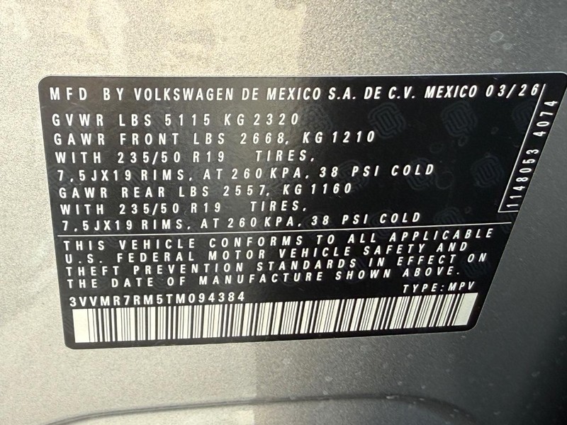 Volkswagen Tiguan Vehicle Full-screen Gallery Image 17
