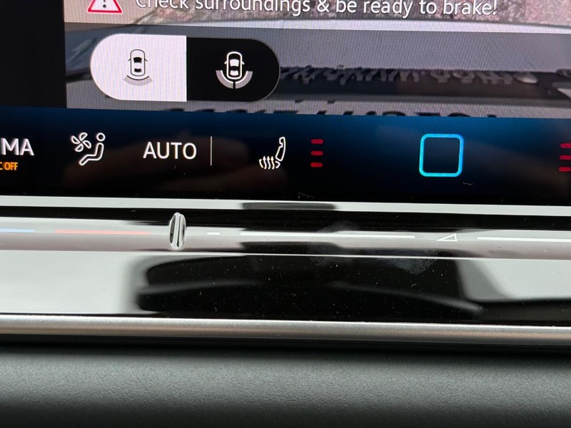 Volkswagen Tiguan Vehicle Full-screen Gallery Image 14