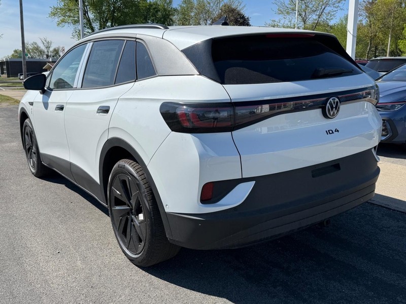 Volkswagen ID.4 Vehicle Full-screen Gallery Image 3