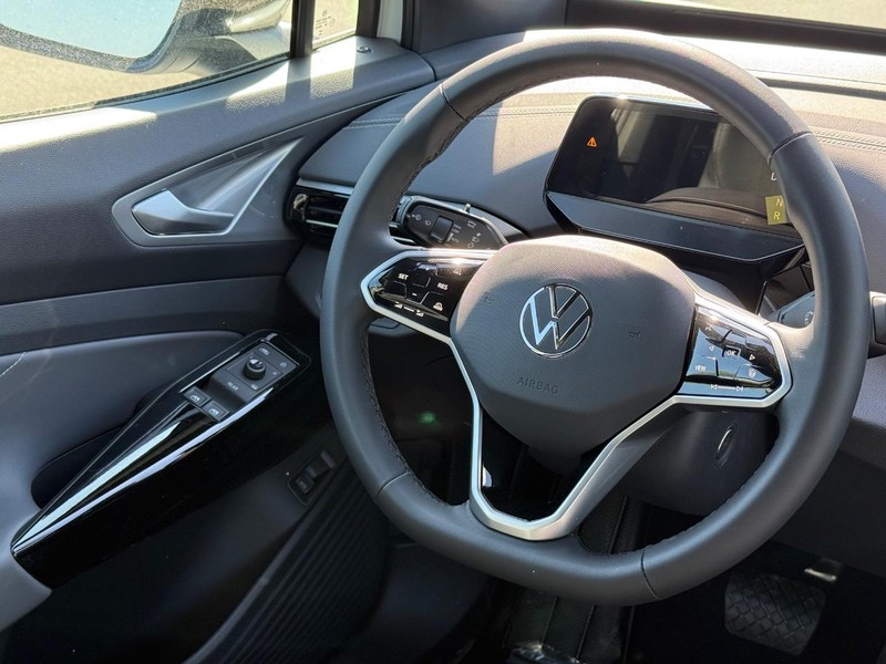 Volkswagen ID.4 Vehicle Full-screen Gallery Image 7