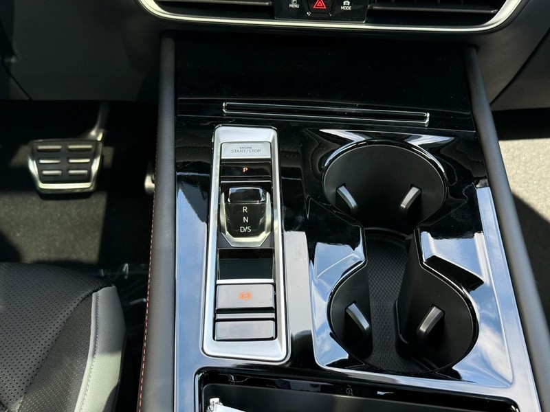 Volkswagen Atlas Vehicle Full-screen Gallery Image 8