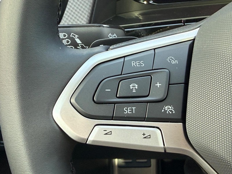 Volkswagen Atlas Vehicle Full-screen Gallery Image 11