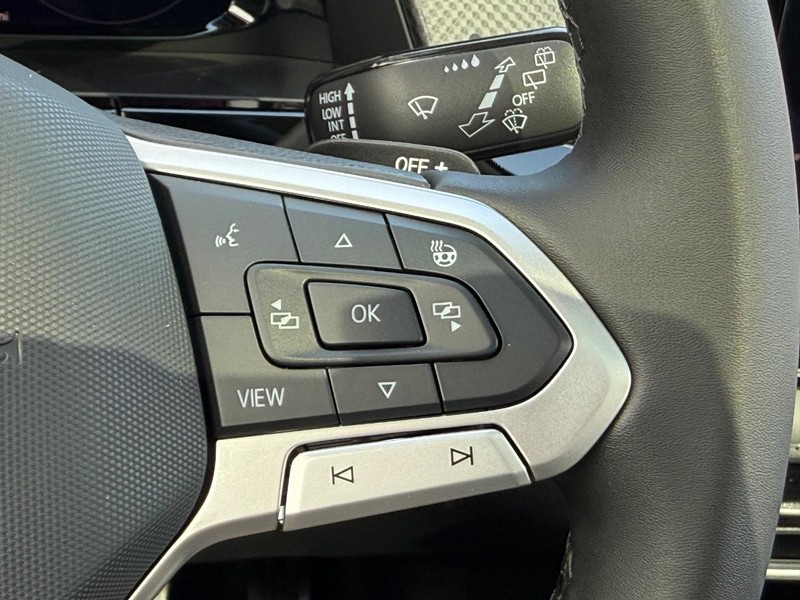 Volkswagen Atlas Vehicle Full-screen Gallery Image 12