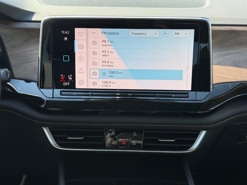 Volkswagen Atlas Vehicle Full-screen Gallery Image 8