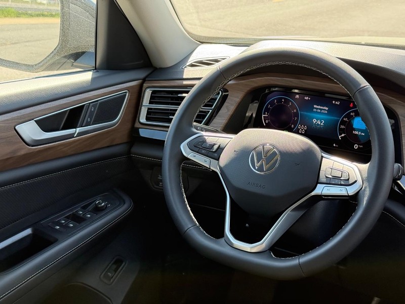 Volkswagen Atlas Vehicle Full-screen Gallery Image 10
