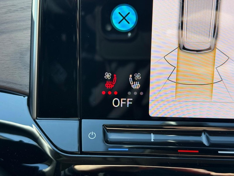Volkswagen Atlas Vehicle Full-screen Gallery Image 15