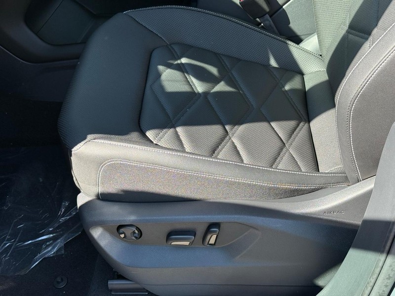 Volkswagen Atlas Vehicle Full-screen Gallery Image 17