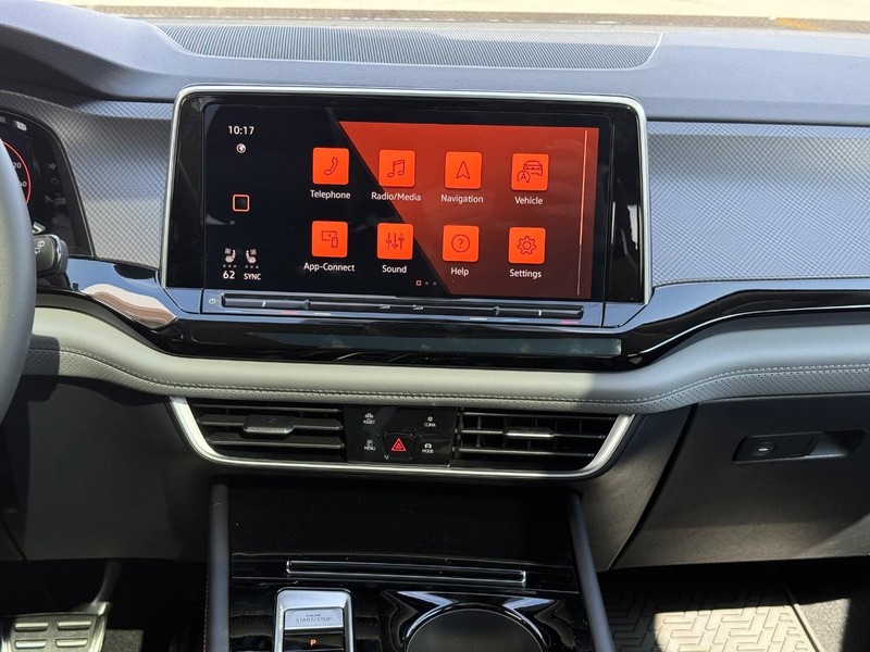 Volkswagen Atlas Vehicle Full-screen Gallery Image 7