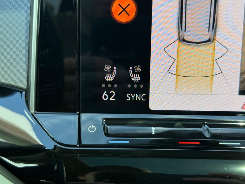 Volkswagen Atlas Vehicle Full-screen Gallery Image 14