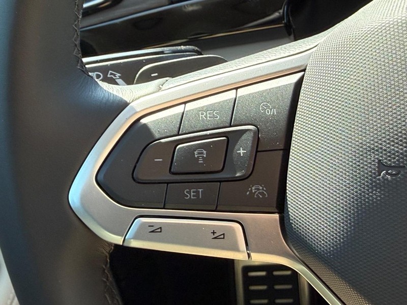 Volkswagen Atlas Vehicle Full-screen Gallery Image 11