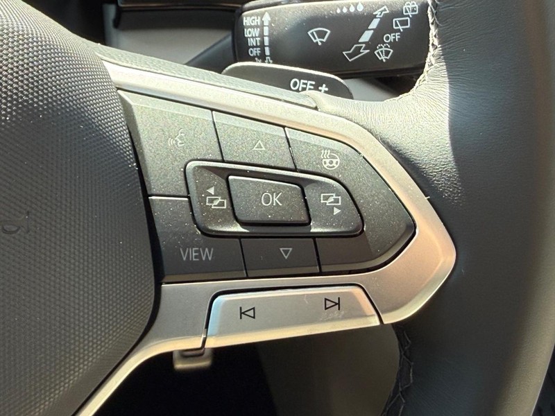 Volkswagen Atlas Vehicle Full-screen Gallery Image 12