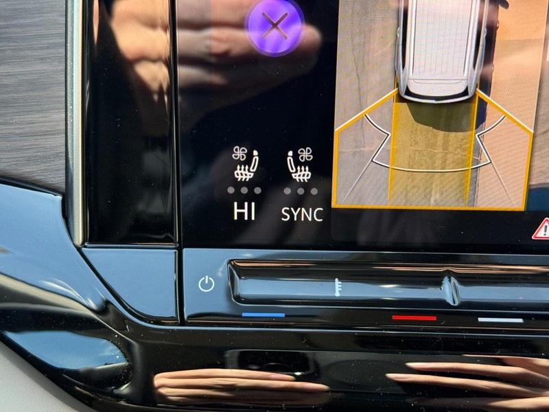 Volkswagen Atlas Vehicle Full-screen Gallery Image 14