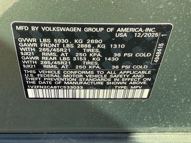 Volkswagen Atlas Vehicle Full-screen Gallery Image 17