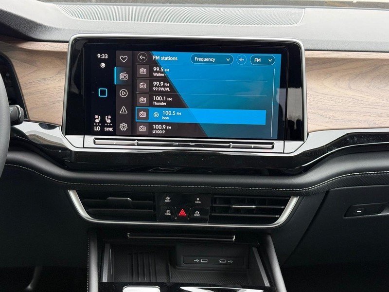 Volkswagen Atlas Vehicle Full-screen Gallery Image 8