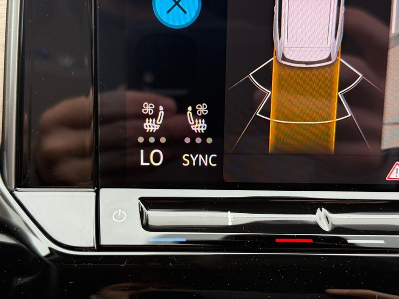 Volkswagen Atlas Vehicle Full-screen Gallery Image 15